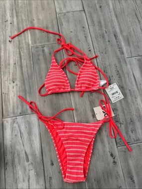 New with tags DSG bikini, bright coral and white